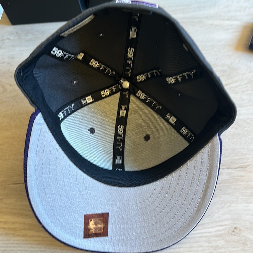 Baseball cap - Picture 2 of 4
